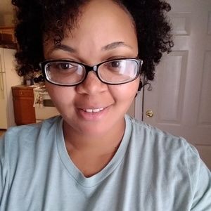 Meet your Posher, Brittni